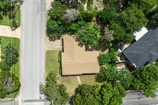 357 Sharron Dr, Woodway, TX 76712 - Photo 33