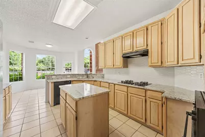 406 Hampton Circle, Grand Prairie, TX 75052 - Photo 7