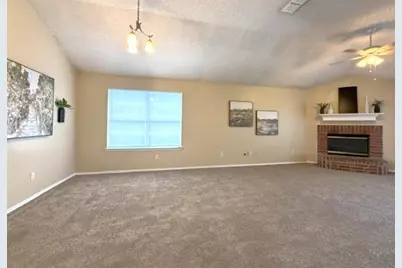 10909 Deauville Circle S, Fort Worth, TX 76108 - Photo 3