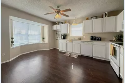 10909 Deauville Circle S, Fort Worth, TX 76108 - Photo 5