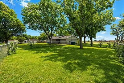 504 Pecan Street, Crowley, TX 76036 - Photo 31