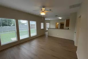 5607 Creekhollow Dr, Arlington, TX 76018 - Photo 7