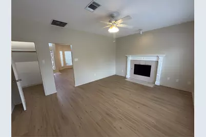 5607 Creekhollow Drive, Arlington, TX 76018 - Photo 5