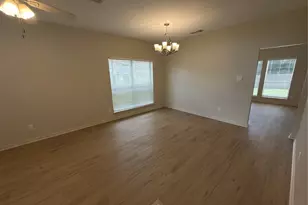5607 Creekhollow Dr, Arlington, TX 76018 - Photo 3