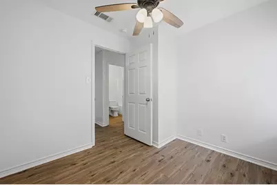 906 W Houston Street, Sherman, TX 75092 - Photo 11