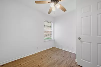 906 W Houston Street, Sherman, TX 75092 - Photo 13