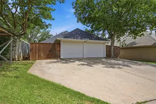 906 W Houston St, Sherman, TX 75092 - Photo 21