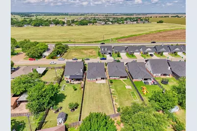 412 Travis Drive, McGregor, TX 76657 - Photo 37