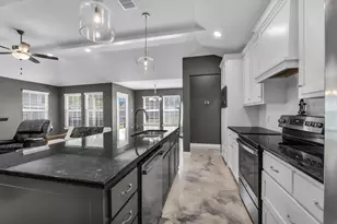 412 Travis Dr, McGregor, TX 76657 - Photo 17