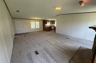 104 Hill Top Ct, Springtown, TX 76082 - Photo 5