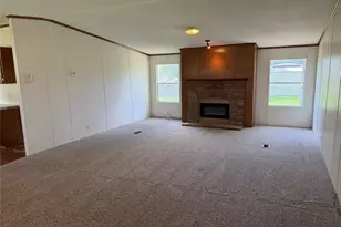 104 Hill Top Ct, Springtown, TX 76082 - Photo 3
