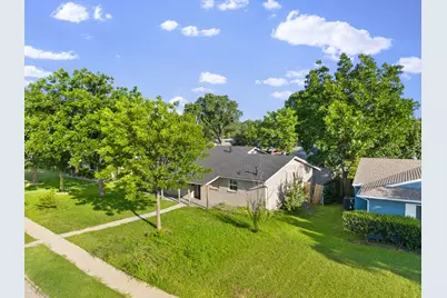 2126 Travis Drive, Carrollton, TX 75006 - Photo 39