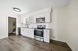 2126 Travis Dr, Carrollton, TX 75006 - Photo 11