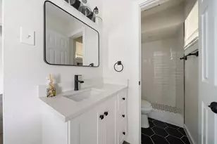 2126 Travis Dr, Carrollton, TX 75006 - Photo 3