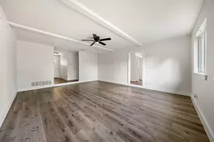 2126 Travis Dr, Carrollton, TX 75006 - Photo 17