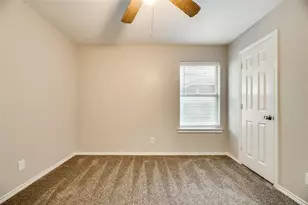 6108 Paradise Dr, Arlington, TX 76001 - Photo 11