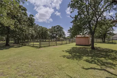 7611 Ledbetter Road, Arlington, TX 76001 - Photo 39