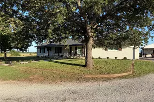1306 McDaniel St, Callisburg, TX 76240 - Photo 3