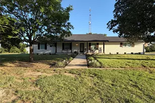 1306 McDaniel St, Callisburg, TX 76240 - Photo 1