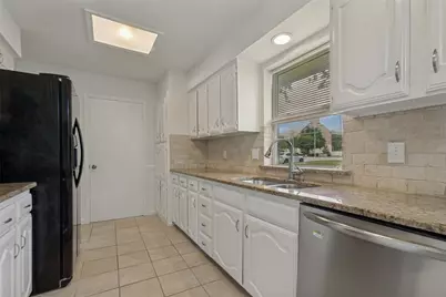 2013 Pleasant Valley Drive, Plano, TX 75023 - Photo 11