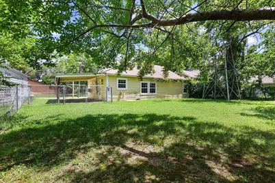 217 W 7th Street, Bonham, TX 75418 - Photo 3