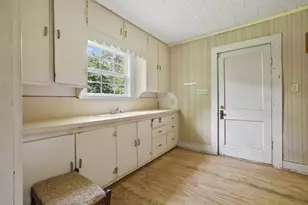 217 W 7th St, Bonham, TX 75418 - Photo 9
