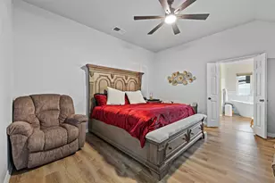 3909 Timbercrest Dr E, Burleson, TX 76028 - Photo 17