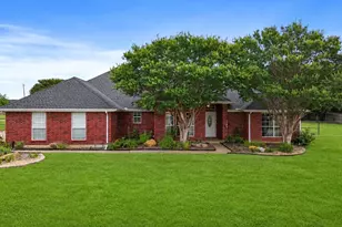 3909 Timbercrest Dr E, Burleson, TX 76028 - Photo 1