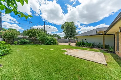 3908 Country Club Drive W, Irving, TX 75038 - Photo 37