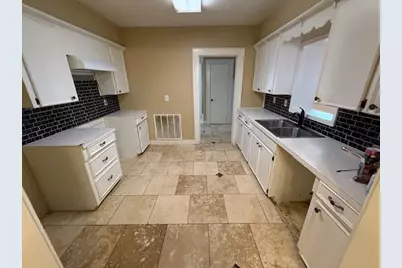 642 N Love Street, Oakwood, TX 75855 - Photo 9