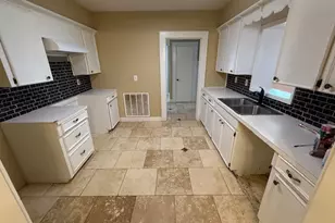642 N Love St, Oakwood, TX 75855 - Photo 9