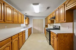 805 Mulkey Ln, Denton, TX 76209 - Photo 11