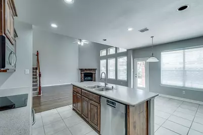 3003 Oak Briar Lane, Grand Prairie, TX 75052 - Photo 13