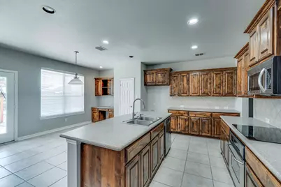 3003 Oak Briar Lane, Grand Prairie, TX 75052 - Photo 11