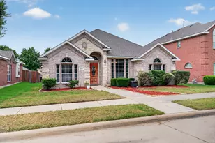 1217 Yukon Dr, Glenn Heights, TX 75154 - Photo 3