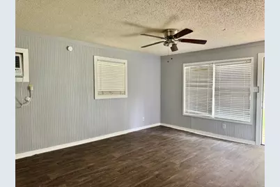 805 W 3rd Street, Clarksville, TX 75426 - Photo 5