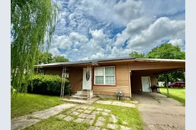 805 W 3rd Street, Clarksville, TX 75426 - Photo 1