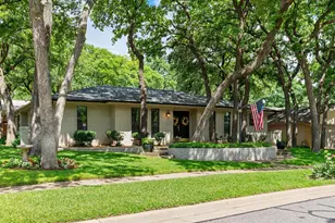1800 Holm Oak St, Arlington, TX 76012 - Photo 5