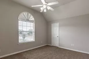 1100 Cedar Valley Dr, Irving, TX 75063 - Photo 35