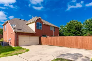 1100 Cedar Valley Dr, Irving, TX 75063 - Photo 37