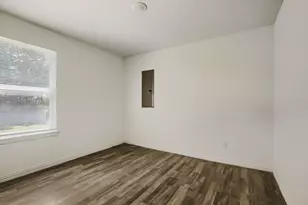 5912 Wilkes Dr, Fort Worth, TX 76119 - Photo 7