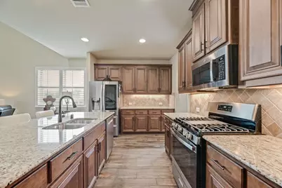 516 W North Creek Drive, Sherman, TX 75092 - Photo 17