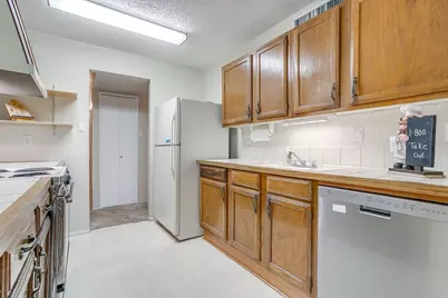 6820 Glenwood Drive, North Richland Hills, TX 76182 - Photo 9