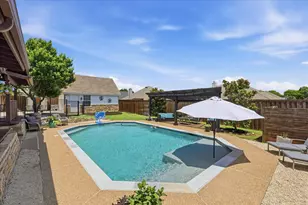 121 Honeysuckle Dr, Justin, TX 76247 - Photo 1