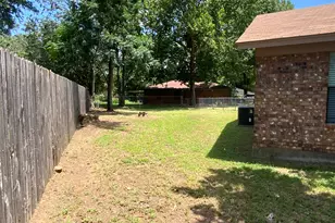 7512 Lisa Ct, Fort Worth, TX 76112 - Photo 15