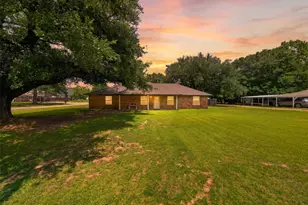 709 S Oak St, Van, TX 75790 - Photo 1