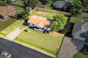 305 Branson Rd, Roanoke, TX 76262 - Photo 7