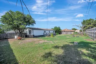 305 Branson Rd, Roanoke, TX 76262 - Photo 5