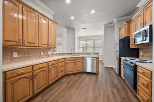 412 Springhill Ct, Burleson, TX 76028 - Photo 3