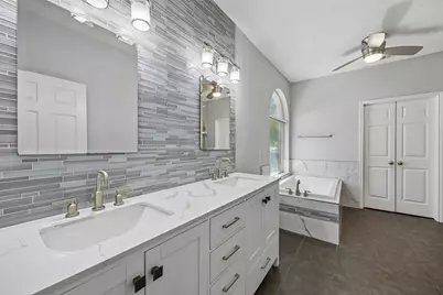 2401 Pinehurst Court, Highland Village, TX 75077 - Photo 9